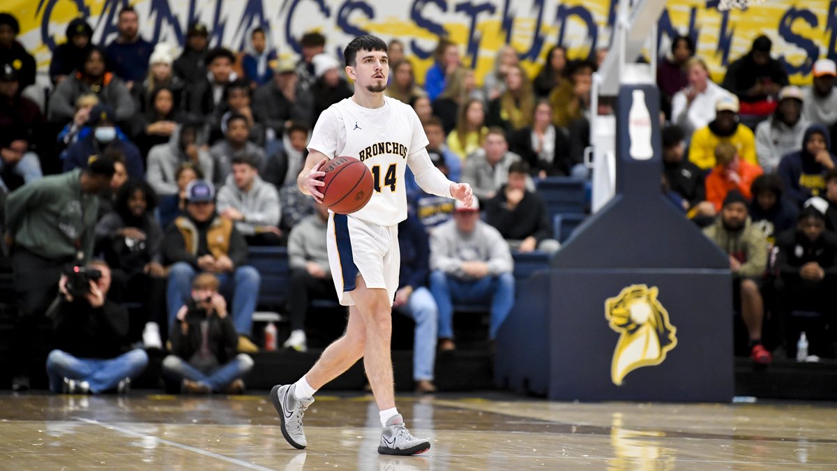 ucoathletics's tweet photo. 🎟🎟 SEASON TICKETS ON SALE NOW 🎟🎟 

Broncho Basketball returns this November. Use promo code 𝘉𝘳𝘰𝘯𝘤𝘩𝘰𝘴25 for $25 off the price of a season ticket. 

https://t.co/vwn0qMFqR4

@UCOMBB x @UCOWBB x @UCOBronchos x @UCOAlumsFriends x #RollChos https://t.co/pDmoeN8YKq
