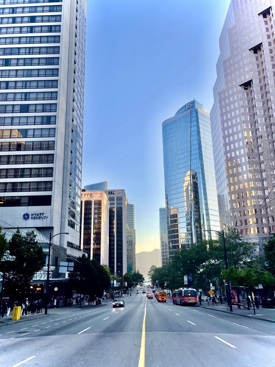 IntlDwtnAssoc's tweet photo. It’s a great morning to wake up in beautiful #Vancouver! 🇨🇦 I’m Lindsay from Downtown Davenport, Iowa 🌽 Follow along as I take over the 2022 IDA Conference for day two! 👉 #IDAVAN2022 https://t.co/5m2aUaEUEn