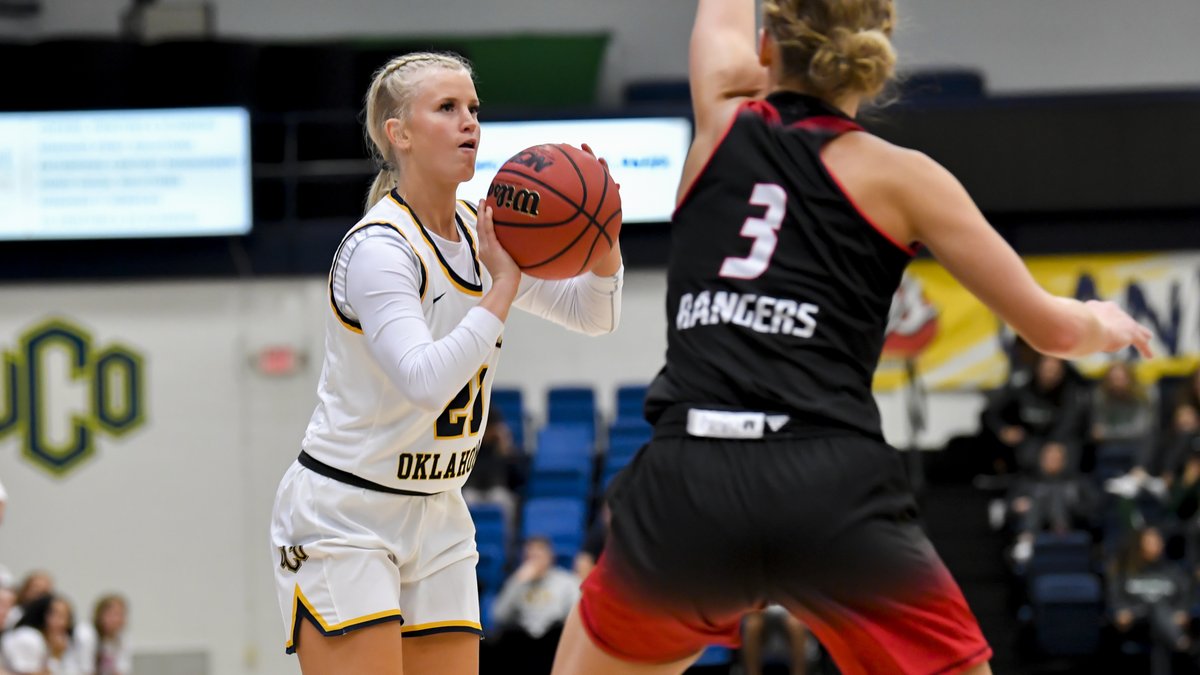 ucoathletics's tweet photo. 🎟🎟 SEASON TICKETS ON SALE NOW 🎟🎟 

Broncho Basketball returns this November. Use promo code 𝘉𝘳𝘰𝘯𝘤𝘩𝘰𝘴25 for $25 off the price of a season ticket. 

https://t.co/vwn0qMFqR4

@UCOMBB x @UCOWBB x @UCOBronchos x @UCOAlumsFriends x #RollChos https://t.co/pDmoeN8YKq