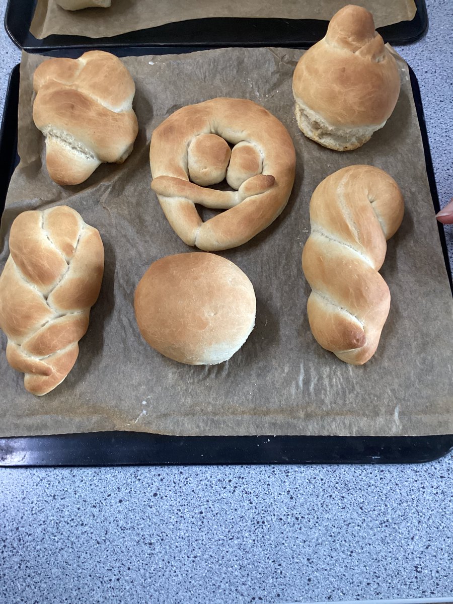 Tranby_Food's tweet photo. Well done to Year 8, Charm, for being our “star baker” today. There were a few close second choices though! Well done to our bakers, born and bread! @Tranby_school #inspiringsubjectpassion https://t.co/JJdEN4ZnC0