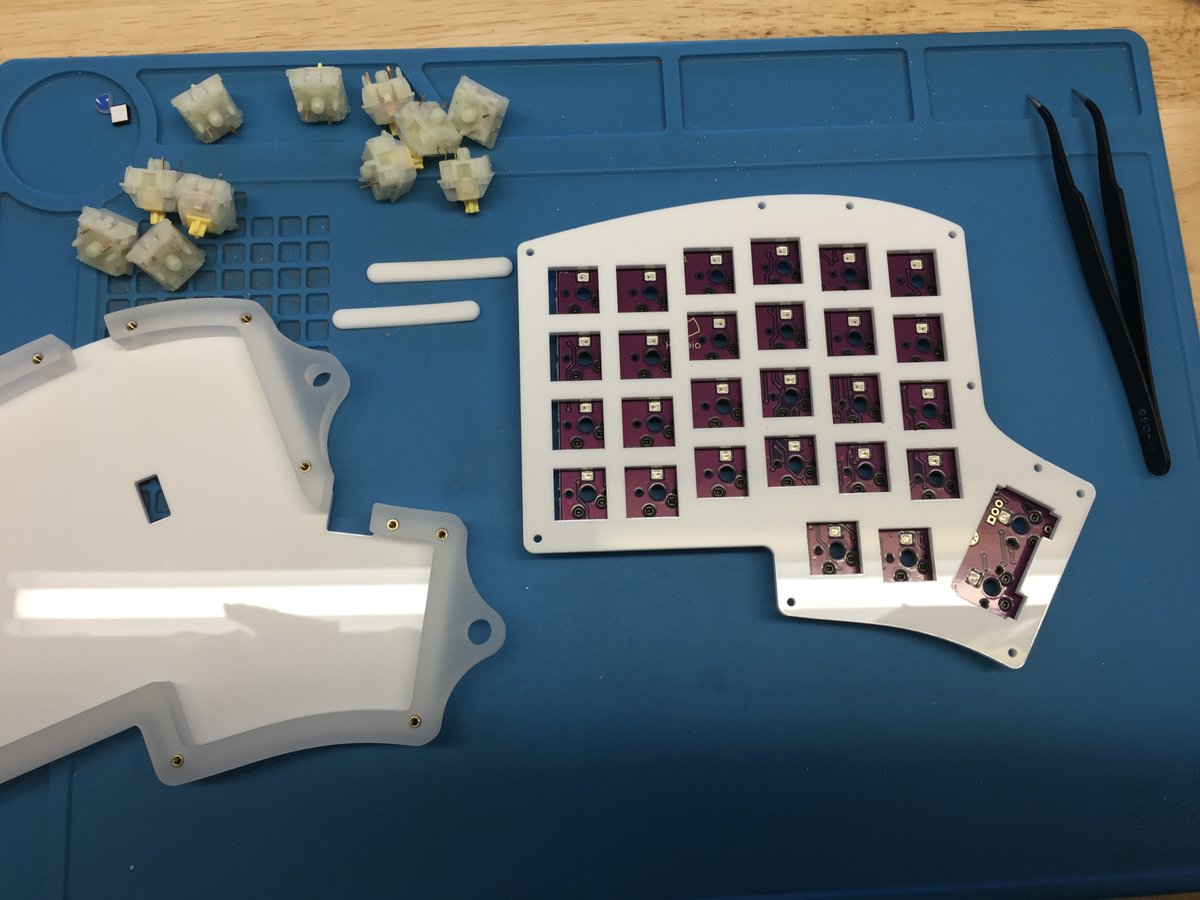 keebio's tweet photo. 1u support prototypes. The plates that have that support built-in are available now! Check out updating your Iris plates in clear, white, black and frosted.

#alwaysinnovate https://t.co/wYjNguxjp1