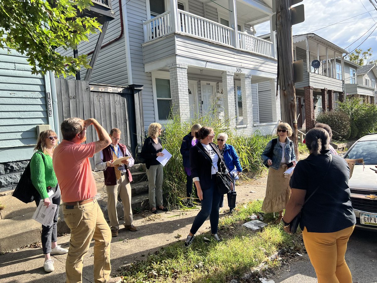 mamarawlins's tweet photo. Enjoying our missing middle housing (MMH) walking tour as part of the #AARPLivable housing workshop. The options seem endless. https://t.co/DnwGw95sHp
