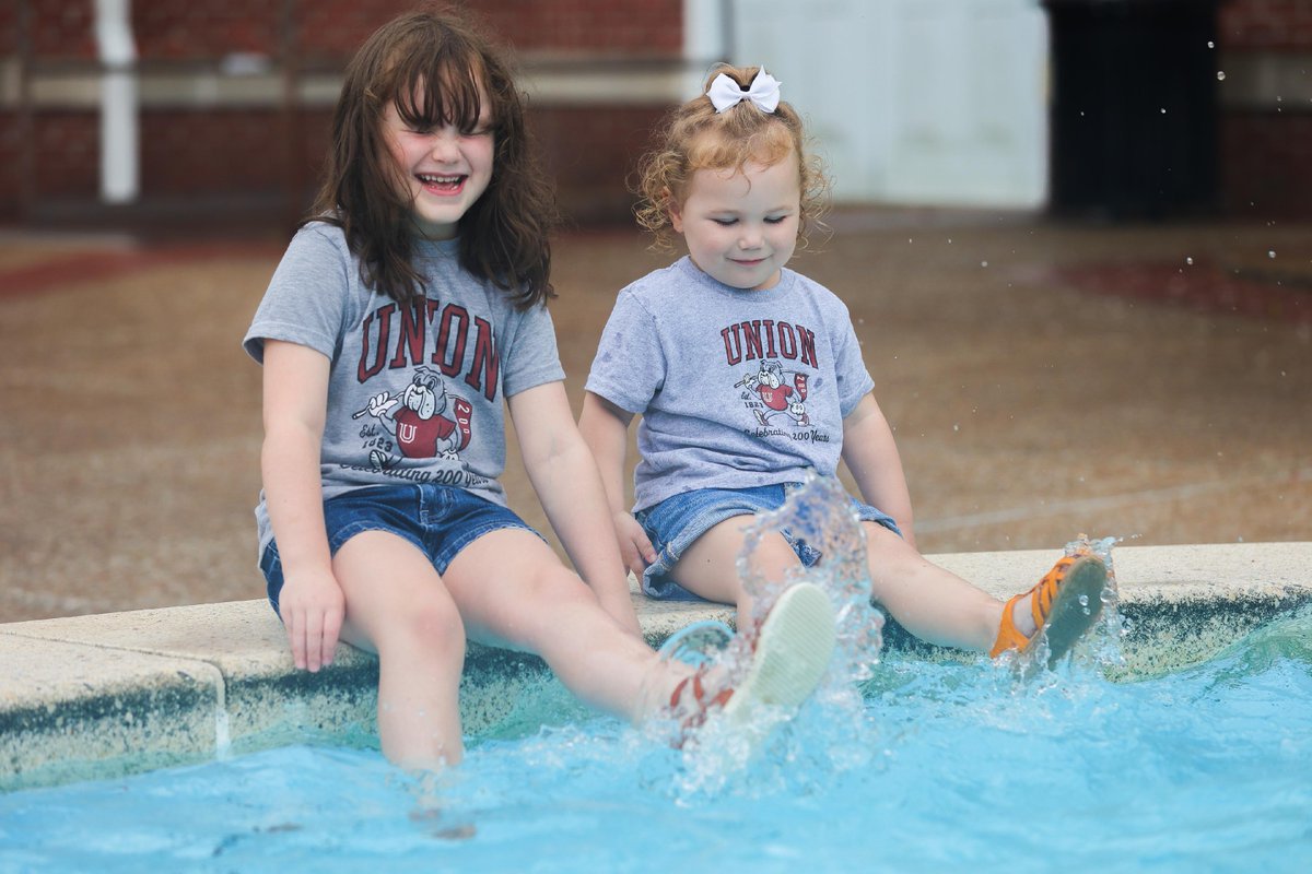 UnionUniversity's tweet photo. Have some future Bulldogs?! 🐾 Make sure to stop by the Great Lawn this Saturday to buy UU merchandise for the whole family! 🎉

Click here for a full schedule of the weekend: https://t.co/MGWKKQ6uXI

#Union200 #WeAreUU #FamilyTraditions https://t.co/ioLbifW9Gj
