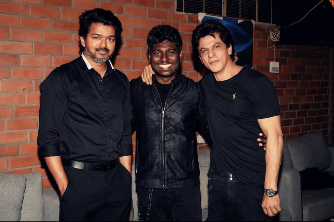 BTP_Offl's tweet photo. Thalapathy @actorvijay With King Khan &amp; @iamsrk &amp; Our Favourite Director @Atlee_dir 🔥♥️

#Varisu https://t.co/wSpQEd4evU