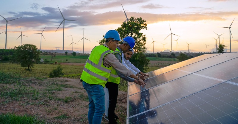 UNFCCC's tweet photo. The International Energy Agency's World Energy Outlook 2022 published today shows that higher shares of clean, renewable energy are linked to lower electricity prices.

This is encouraging news as governments grapple with the dual #EnergyCrisis and #ClimateCrisis

#WEO22 | #COP27