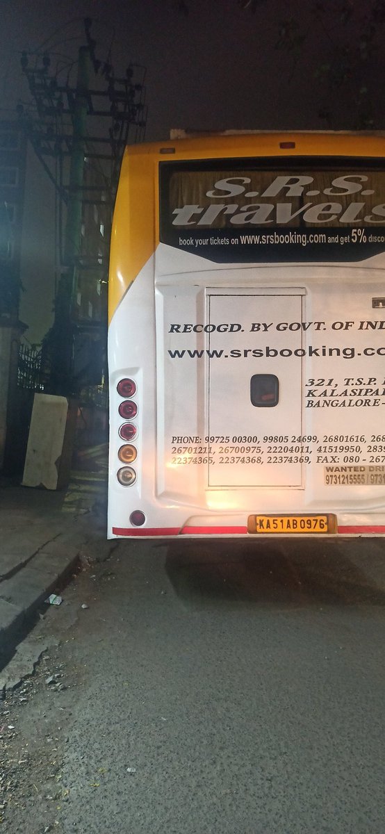 venugopalrag's tweet photo. @blrcitytraffic
Private travels buses and lorry parking on road and blocking the traffic movement on road connecting rayan circle and Minto eye hospital. Due to this the traffic is getting jammed till Briand Square signal

Pls take action. https://t.co/b9K4Nm4oEQ