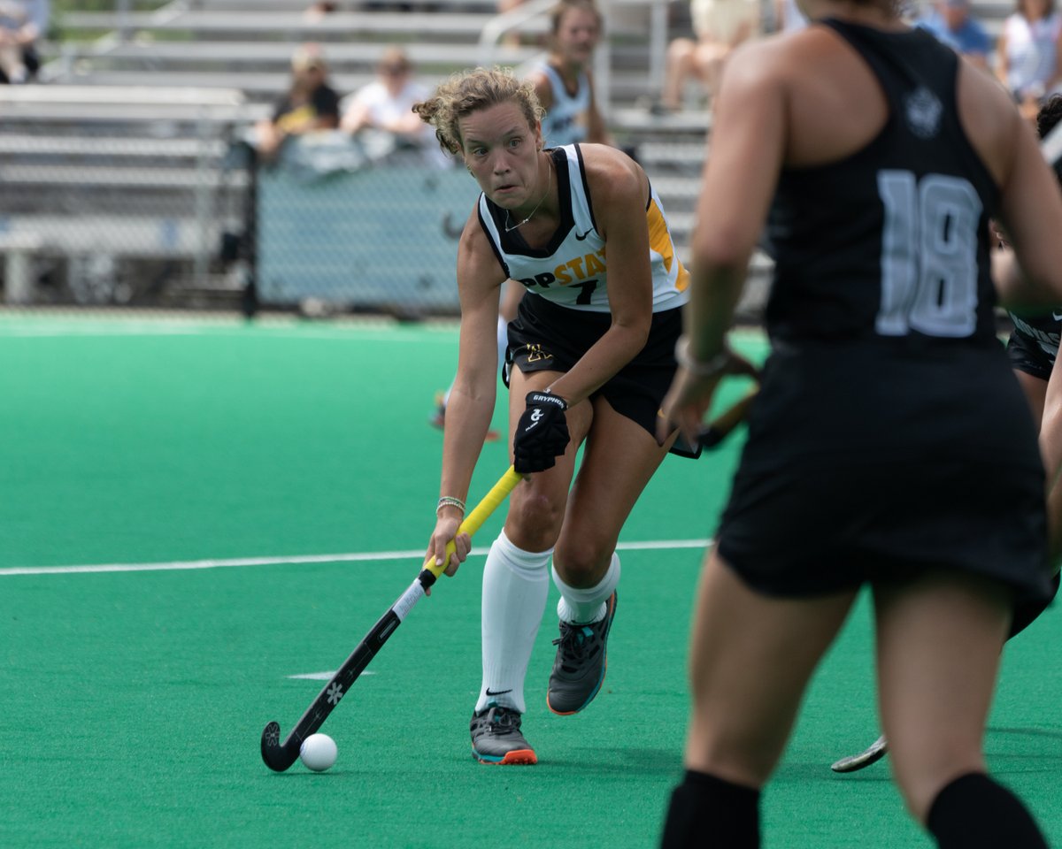 USAFieldHockey's tweet photo. More than midway though September and the action keeps getting better. Don't forget to check out this week's 𝙒𝙀𝙀𝙆𝙀𝙉𝘿 𝘾𝙊𝙇𝙇𝙀𝙂𝙀 𝙂𝘼𝙈𝙀𝙎 to follow! 🏑

https://t.co/bk9ZxqBtrC https://t.co/m0utgJM9w5