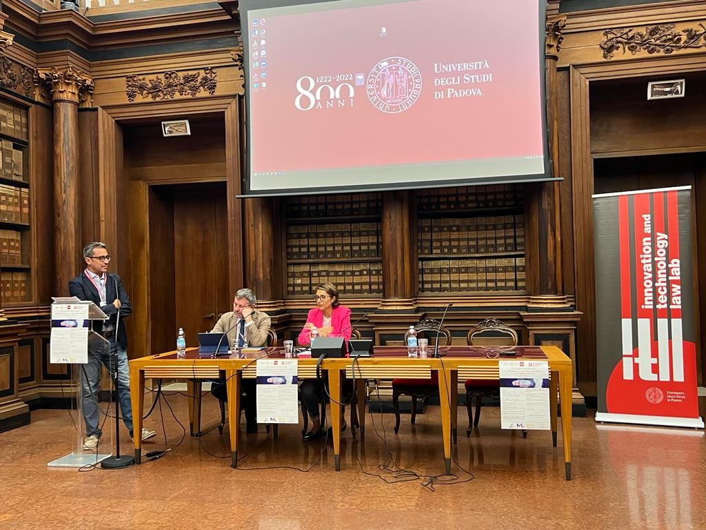 n_dimolfetta's tweet photo. L'Università d Padova, fresca dei suoi 800 anni, è tra le avanguardie nello studio delle prospettive future delle professioni legali. Ieri ho avuto la possibilità di intervenire in un convegno che ha aperto grandi scenari sull’avvocatura. #lexmachine #avvocati #legaltech https://t.co/E2fZs5EuvJ