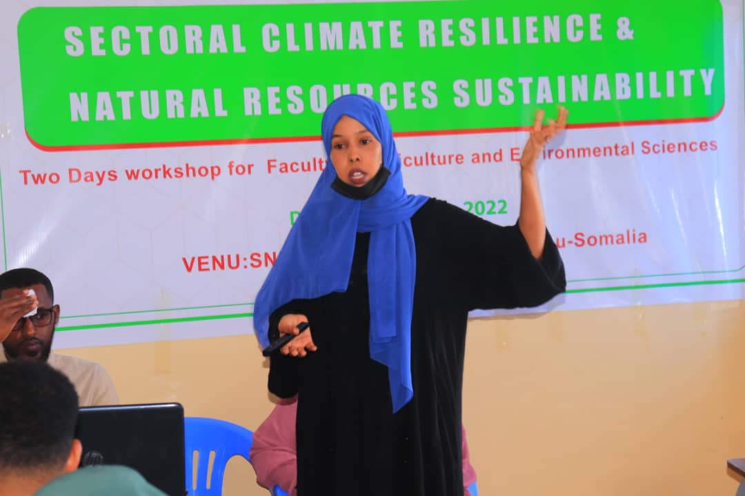 HesdaHorn's tweet photo. We are here to announce finalising the #HESDA two days workshop took, that was intended for the @SNU_University students particularly, (FACULTY OF AGRICULTURE AND ENVIRONMENTAL SCIENCE).
Which, focused on strengthening climate resilience for the national leading economic sectors. https://t.co/n8umjjvky9