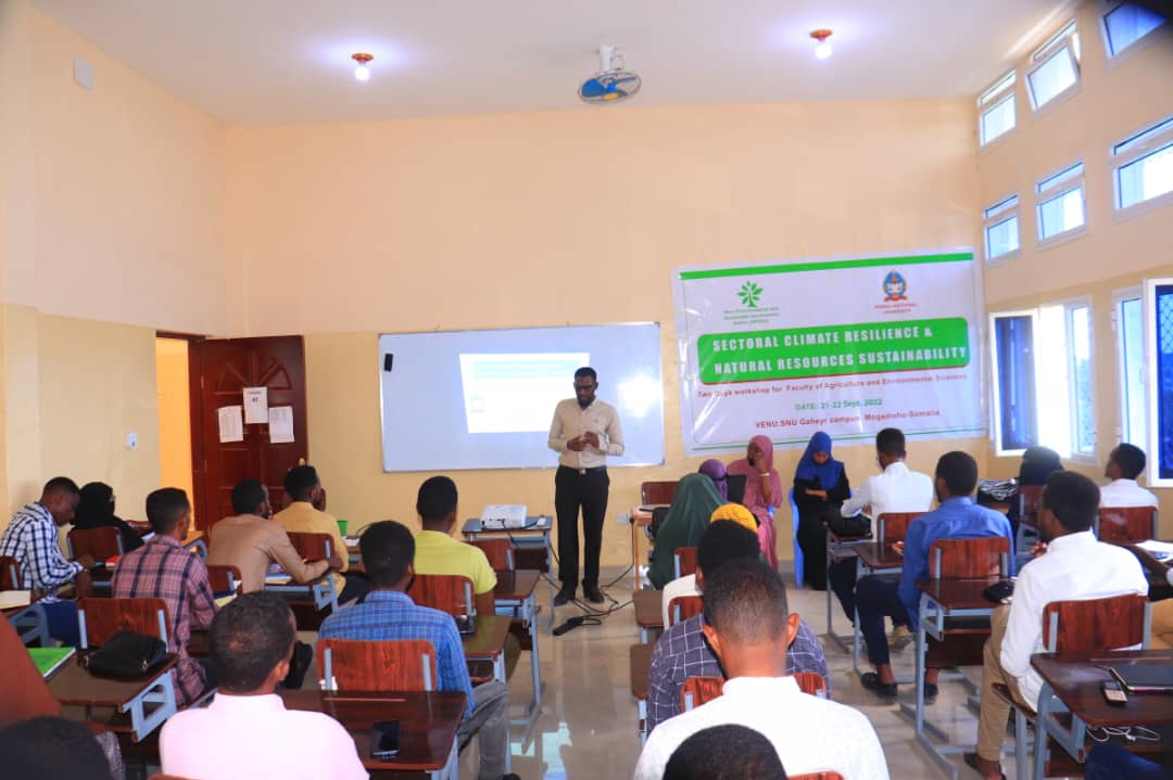 HesdaHorn's tweet photo. We are here to announce finalising the #HESDA two days workshop took, that was intended for the @SNU_University students particularly, (FACULTY OF AGRICULTURE AND ENVIRONMENTAL SCIENCE).
Which, focused on strengthening climate resilience for the national leading economic sectors. https://t.co/n8umjjvky9