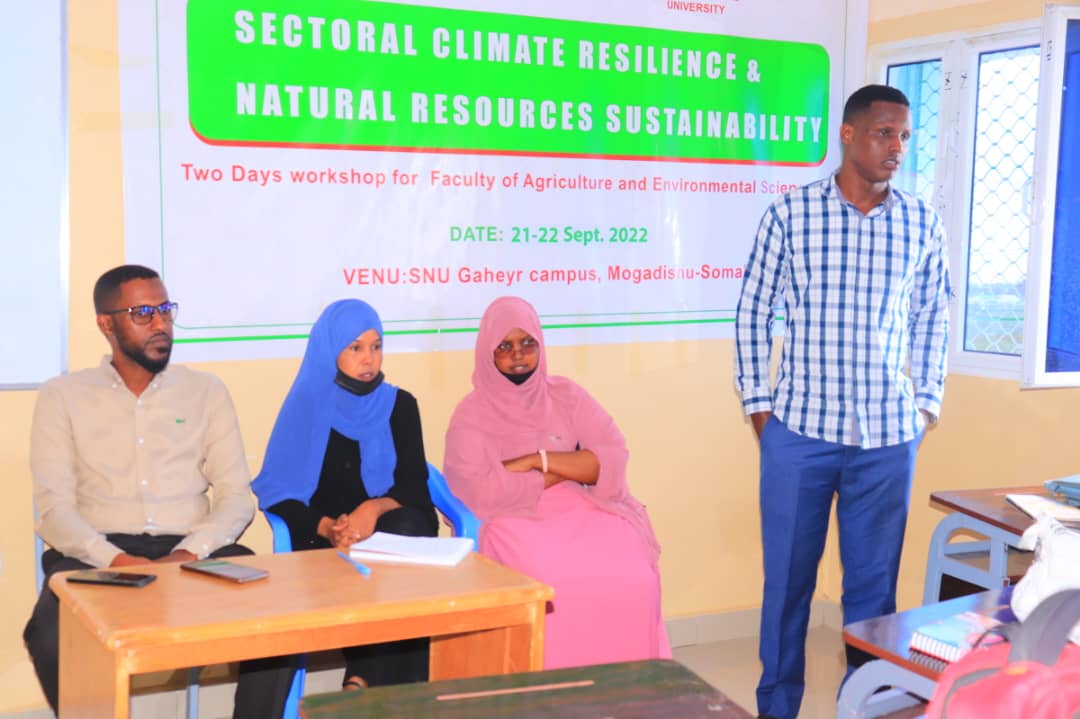 HesdaHorn's tweet photo. We are here to announce finalising the #HESDA two days workshop took, that was intended for the @SNU_University students particularly, (FACULTY OF AGRICULTURE AND ENVIRONMENTAL SCIENCE).
Which, focused on strengthening climate resilience for the national leading economic sectors. https://t.co/n8umjjvky9