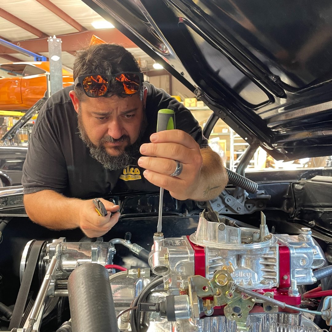 wilcoclassics's tweet photo. Aaron adjusting the carburetor on this 1967 Pontiac GTO.
#WilcoClassics #Pflugerville #Austin #ATX #Centex #HotRodShop #SpeedShop #CustomCarShop
#ClassicCars #ClassicTrucks #CustomCars #HotRods #MuscleCars #VintageCars #TexasBuilt #1967PontiacGTO #67GTO https://t.co/57iCuMThFB