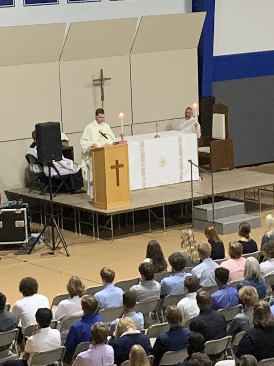 Awesome to have a Mass in Hutter Gym this morning as part of our Homecoming week celebration! SO to Fr. Justin and Deacon Gagnon as well as Mrs. Anderson for pulling this off for <a href="/SMS_Academy/">St. Mary's Springs</a> 
#JustLikeTheOldDays