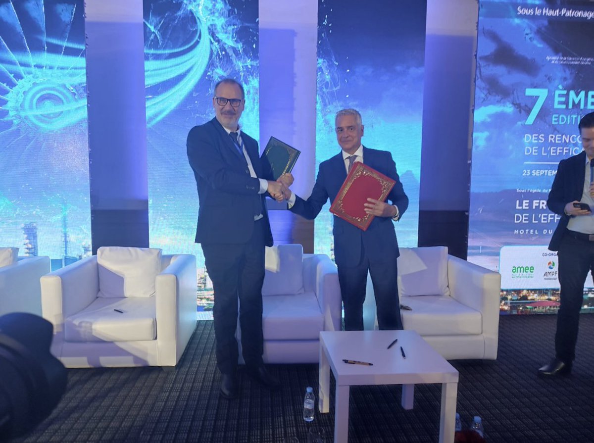 ademe's tweet photo. [#EnDirect]
🟢 L’@ademe est heureuse d’annoncer le renouvellement de son accord-cadre avec l'Agence Marocaine pr l'Efficacité Énergétique (@AMEEOFFICIEL).
➡️ Les actions seront notamment focalisées sur la décarbonation de l'industrie &amp; la promotion des #MobilitésDurables. https://t.co/Cz7OW8cGJO