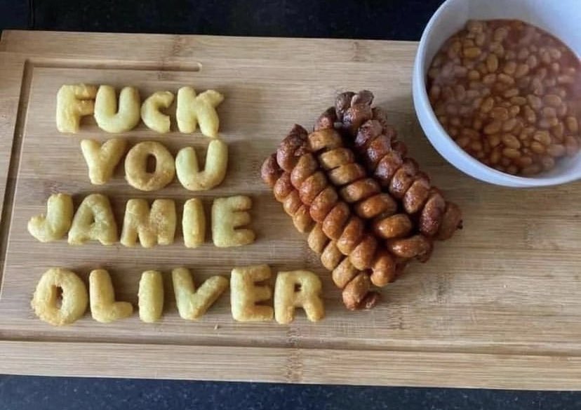 NoContextBrits's tweet image. A light lunch.