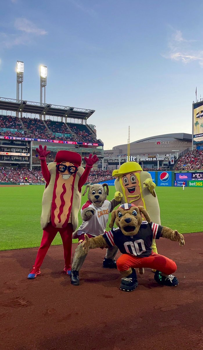 Guardians Hot Dogs tweet media
