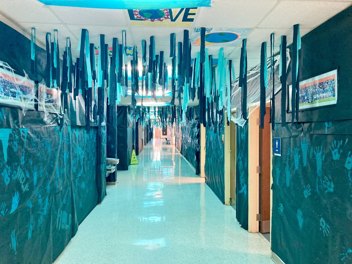MolinaHigh's tweet photo. Homecoming fever in full effect! @TeamDallasISD @SHussainDISD @Educ8torHicks @shenevawash @EmilyBrokaw2 @JacobNunez27 @BrendaBarrera04 @Coachbru3 @coach_brockett8 @molina_btech @YeIbarra07 @XCJagsMHS @MolinaHSLibrary @molinahsats @ASPMolina @AlumniMolina https://t.co/Wlx2GSiRt9
