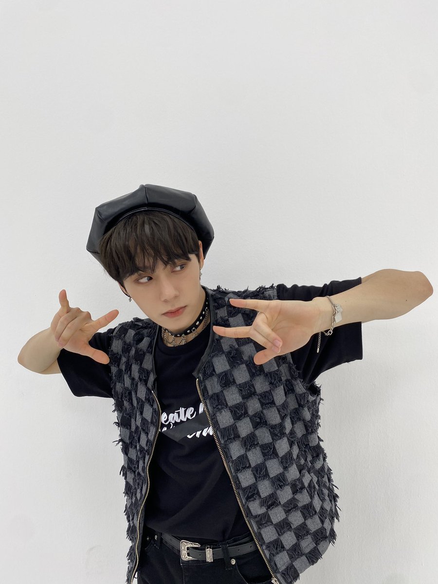 elastusfeed's tweet image. #HWANWOONG #CHOIIN