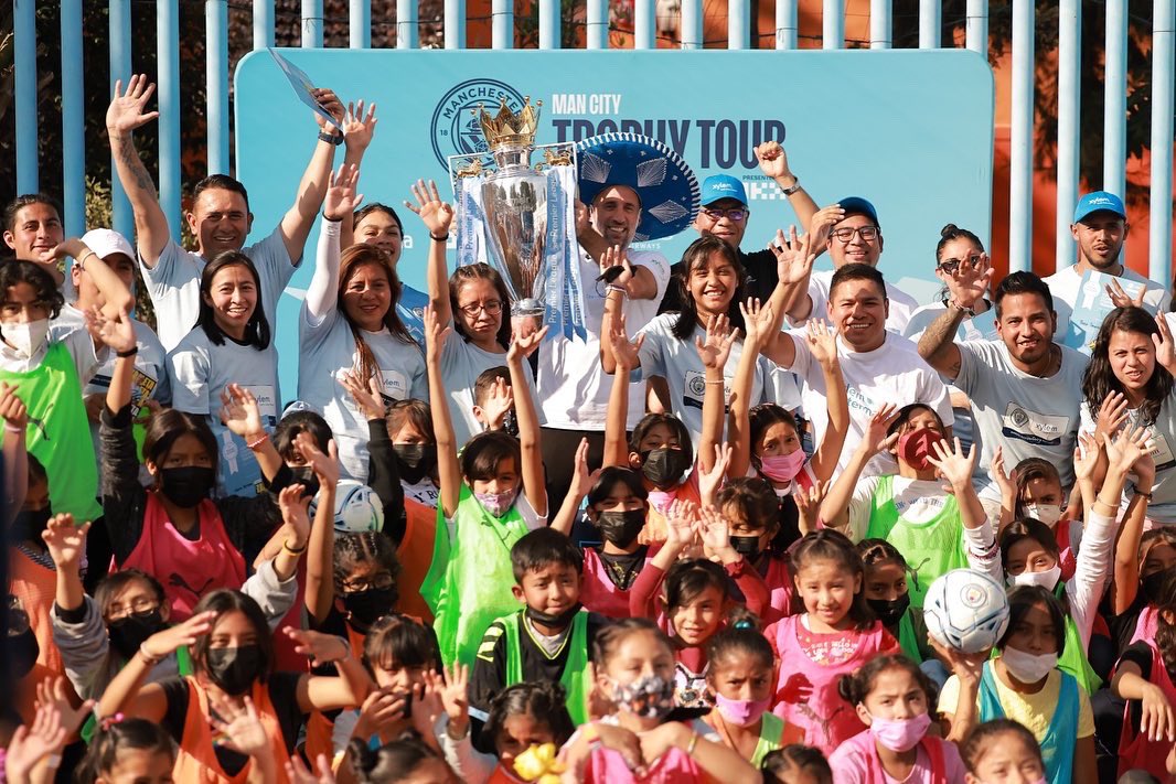 Amazing visit to the #CityzensGiving project in Mexico City to celebrate the launch of the expanded Water Heroes Academy with @xylem_inc and @mancity 🇲🇽 ⚽️ 🏆 💦