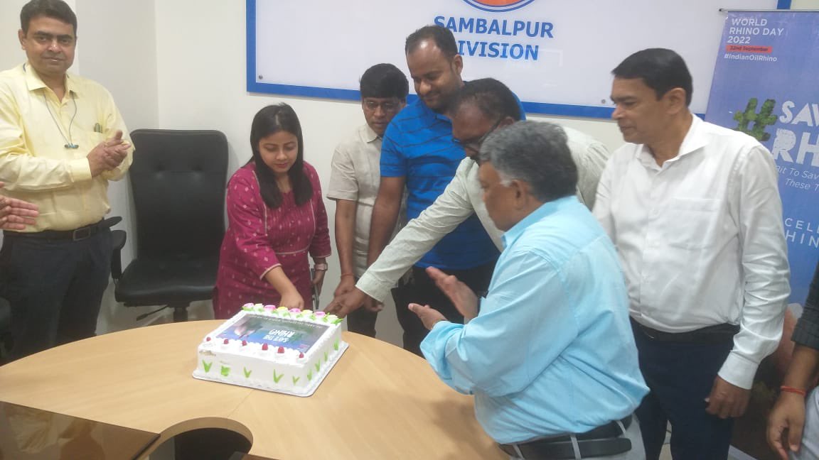 INDANE_ODISHA's tweet photo. Multiple activities on awareness about #SaveTheRhino are lined up under Sambalpur Indane DO. 
Starting from Cake cutting by SIDO &amp; at distributors’ places to Essay &amp; Drawing competition at school..witnessed the celebration of #WorldRhinoDay  with great enthusiasm
@IndianOilcl https://t.co/KMHqrLsWC0