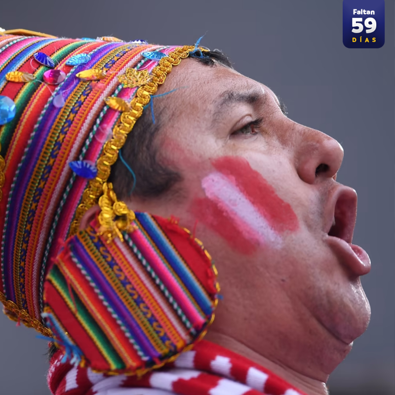 CONMEBOL's tweet photo. #TBT ¡Un recuerdo único! 🔙⚽️

En la @FIFAWorldCup de 2018 🇷🇺, la hinchada de @SeleccionPeru 🇵🇪 se quedó con el premio FIFA a la mejor afición.

#59DaysToGo #CreeEnTuContinente