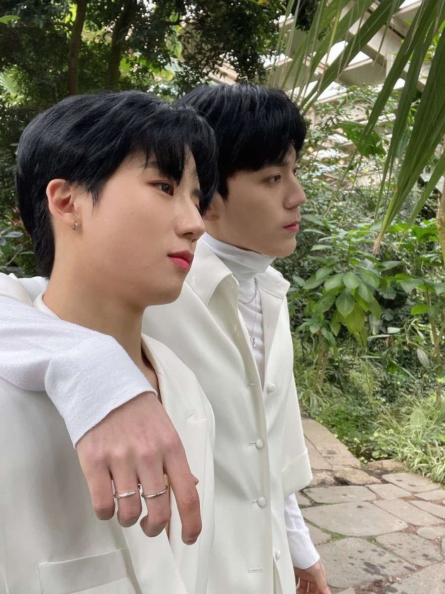sangwooupdates's tweet photo. [WEVERSE] #GEONU posted pictures with #SANGWOO https://t.co/pHaxjt83YL