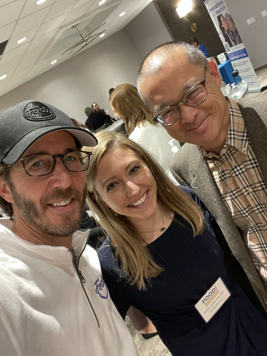 stevenjsinger's tweet photo. You are what you eat! Spending time at the U Michigan conference “Food the Main Course” has been great as usual, catching up with smart game changers, helping us all feel better!  @umfoodoc @emilyhaller_rdn @KateScarlata_RD @ErinJudgeRD @CatsosIBSFreeRD @FodyFoods https://t.co/yIIRxxAGK2