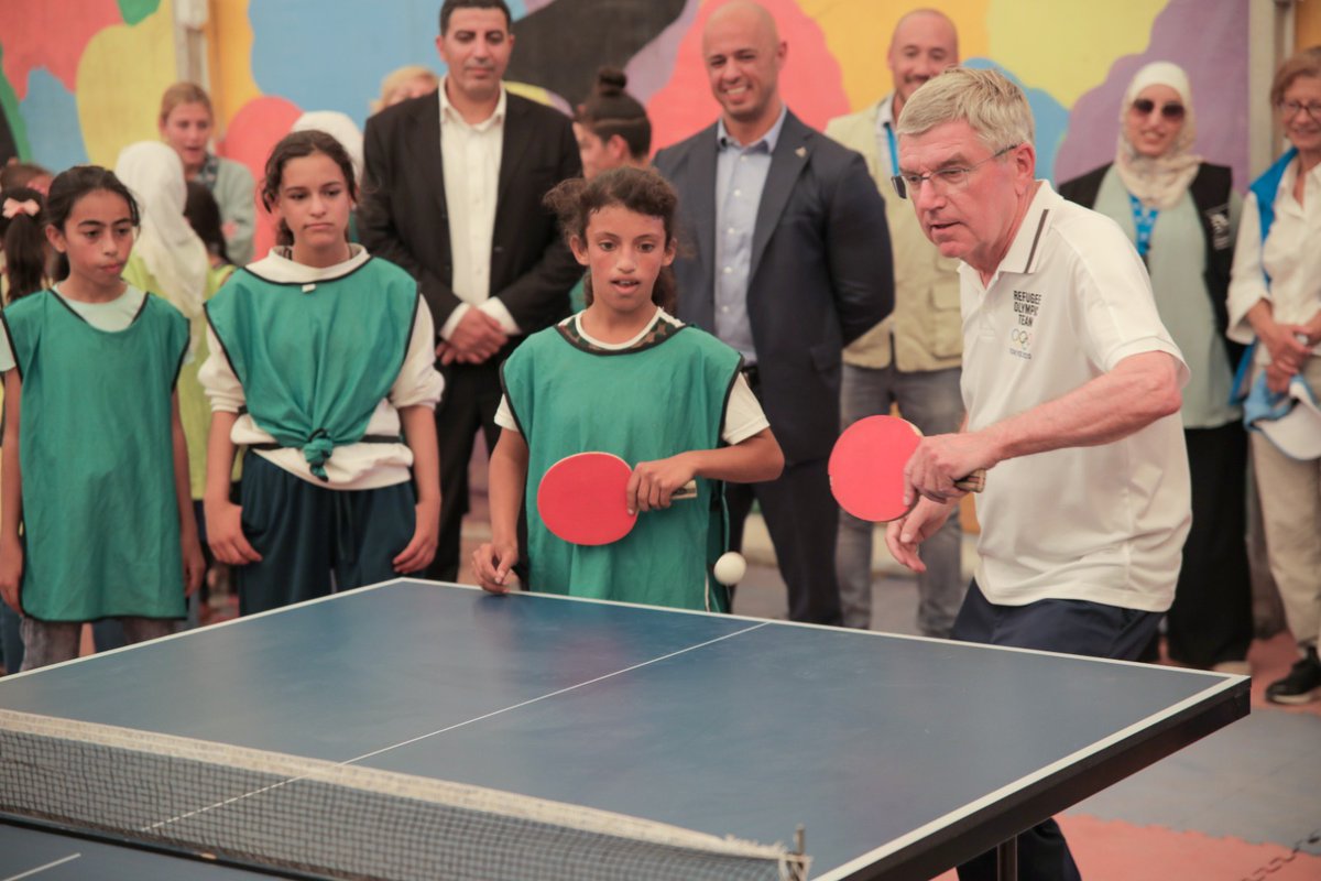 Gens_For_Peace's tweet photo. Thomas Bach participates in sports activities with young female participants at the @UNICEFJordan Makani Centre – a safe space for children to learn, socialize and play sports.
@iocmedia @JordanOlympic
#OlympicRefuge #Makani #SportForPeaceAndProtection #Riadati #PassItOn https://t.co/rYvQfRqRo8