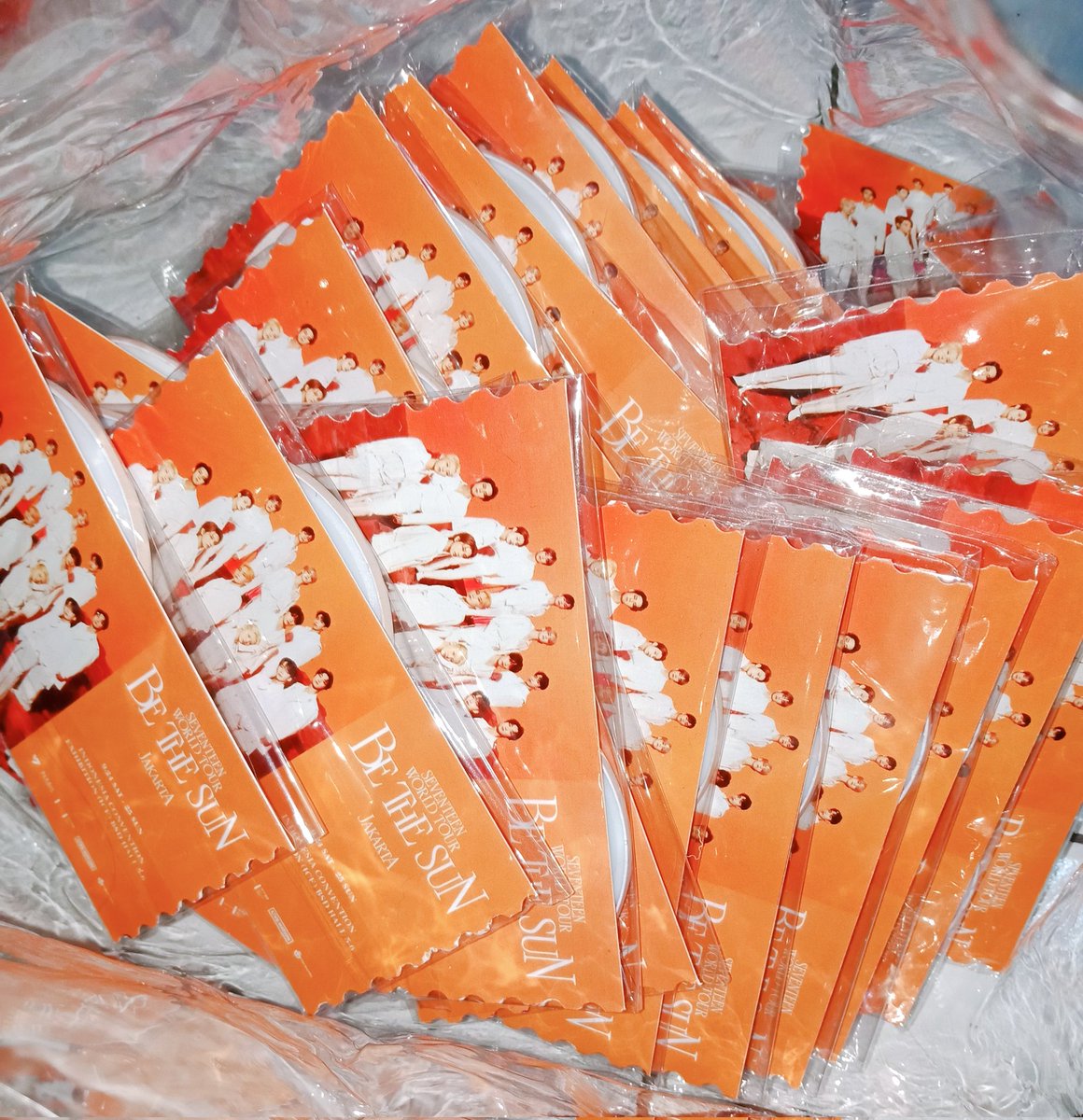 somethinkpop's tweet photo. 🔆 Special freebies for Bets 🔆

Let's meet and get your freebies
(1 Photo ticket + Cermin Mini)

📌 ICE BSD
🗓️ 24 Sept
Jam TBA 

FIRST COME, FIRST GET
LIMITED QUANTITY 🍀 

RT and like would be appreciated see you carats! 

#SEVENTEEN  #BETHESUNinJKT https://t.co/1FGzVgJr1j