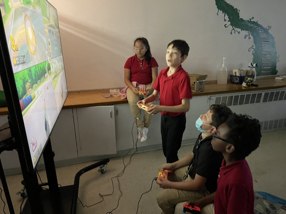DelNorteFalcons's tweet photo. Del Norte Falcons are revving up for excitement in our E-Sports club! https://t.co/1t2f5RPvCJ