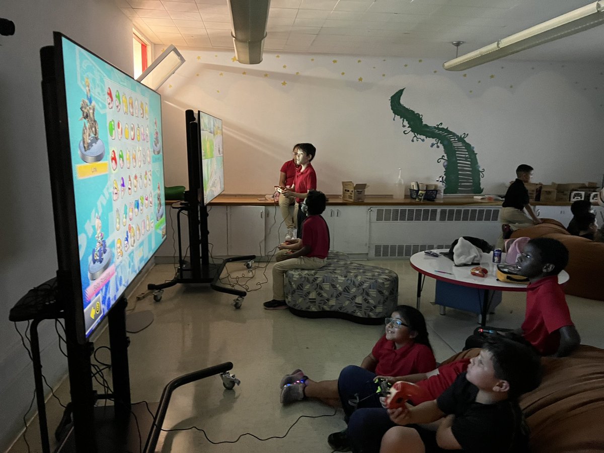 DelNorteFalcons's tweet photo. Del Norte Falcons are revving up for excitement in our E-Sports club! https://t.co/1t2f5RPvCJ