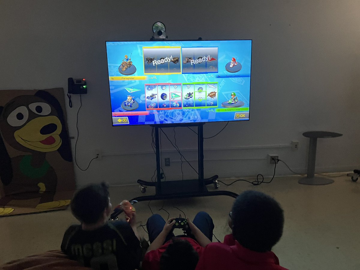 DelNorteFalcons's tweet photo. Del Norte Falcons are revving up for excitement in our E-Sports club! https://t.co/1t2f5RPvCJ