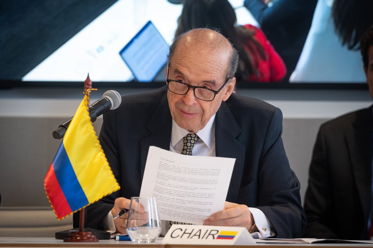 CancilleriaCol's tweet photo. #AEstaHora el Ministro @AlvaroLeyva preside la reunión ministerial del Grupo de Países de Renta Media "Renovando el Desarrollo de la Cooperación con países de renta media para lograr la sostenibilidad, recuperación, y fomento del desarrollo sostenible". https://t.co/YYlLpYCWVQ