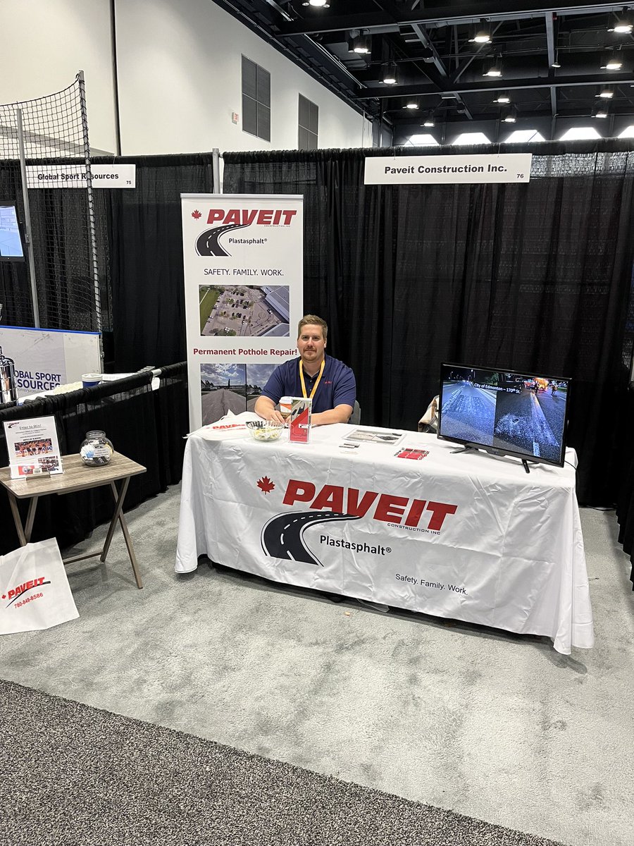 Paveitconst's tweet photo. Day 1 was a great turnout at the @ABmunis Convention &amp; Tradeshow in Calgary! Stop by our booth today to say hi😃 https://t.co/EBrt3LpbkK