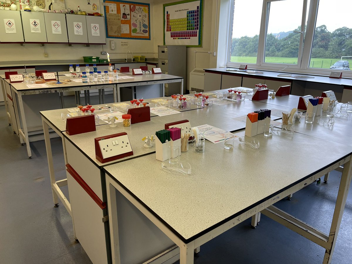 MHS_Sci's tweet photo. Science is all set up and ready to go for tonight’s @MarpleHall Open Evening! Come down and visit us and try out the variety of practical activities we have on offer this evening - lots to get stuck into!!🧑🏻‍🔬🧪🧬🔭 https://t.co/sAWeufAuTN