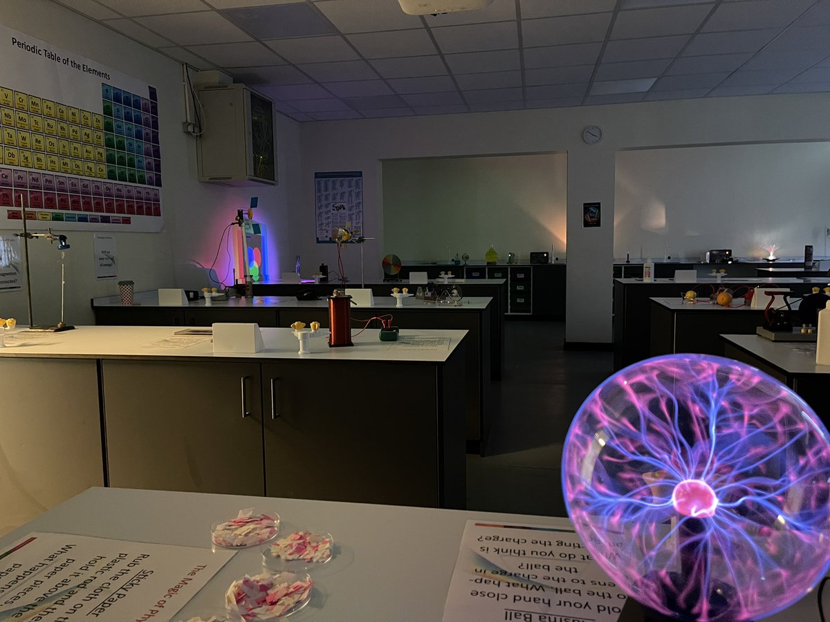 MHS_Sci's tweet photo. Science is all set up and ready to go for tonight’s @MarpleHall Open Evening! Come down and visit us and try out the variety of practical activities we have on offer this evening - lots to get stuck into!!🧑🏻‍🔬🧪🧬🔭 https://t.co/sAWeufAuTN