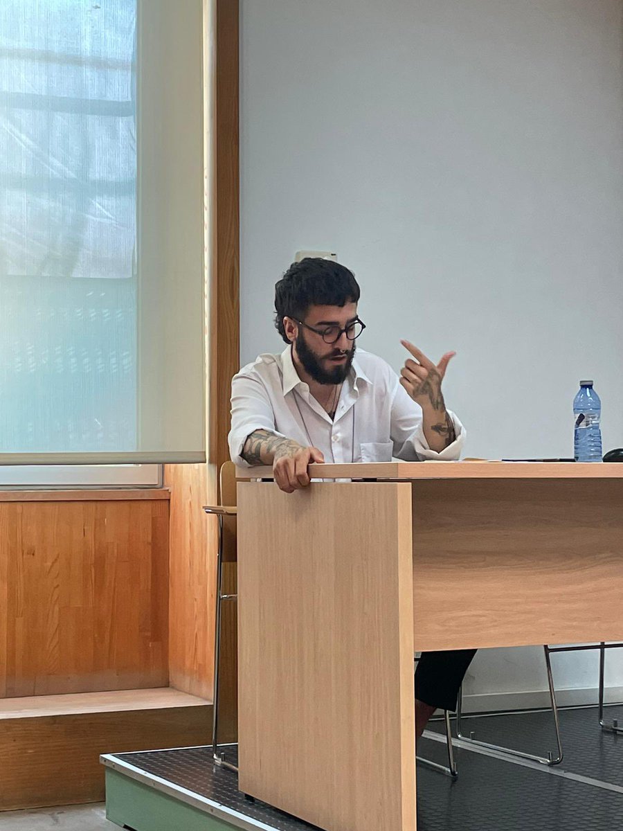 gk_uria's tweet photo. Qué feliz por haber compartido el ocurrir de esta vivencia. Mi amiga Sabela [@jesucristisima] y un servidor hemos participado en el XIV Congreso Internacional de la Sociedad Hispánica de Antropología filosófica [SHAF]. Allí hemos hablado de fenomenología, lo poético y la técnica. https://t.co/8rhtJvS929