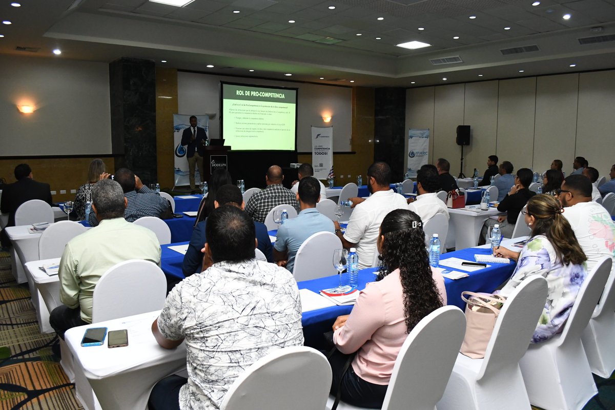 ¡Libre Competencia en el Cibao! 

Nuestro objetivo es dar a conocer el rol de Procompetencia, donde se garantice la eficiencia entre los agentes económicos en beneficio de los consumidores. Por esto nos acercamos a la Asociación de Industrias Purificadoras de Agua del Cibao.