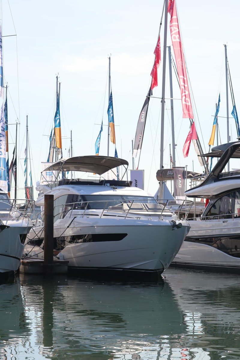 The team are currently in Southampton for @sotonboatshow! Here are some pictures of the week so far! 📸 A beautiful week surrounded by beautiful boats, what more could you need?! #broomboats #southamptonboatshow #SIBS2022 #sibs22