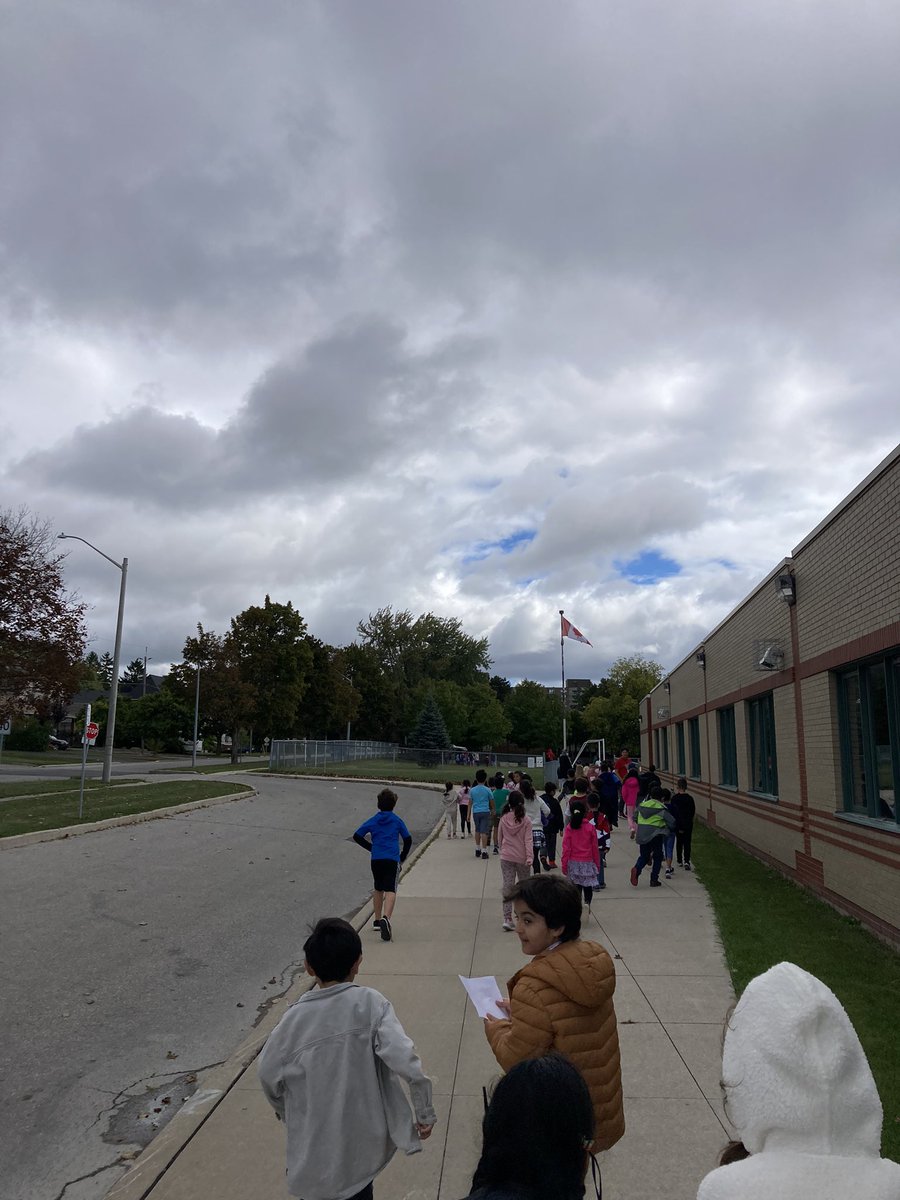 RossDoan's tweet photo. We are walking for Terry, Family and Friend at RDPS#terryfoxwalk https://t.co/8Uq8sP3bCz
