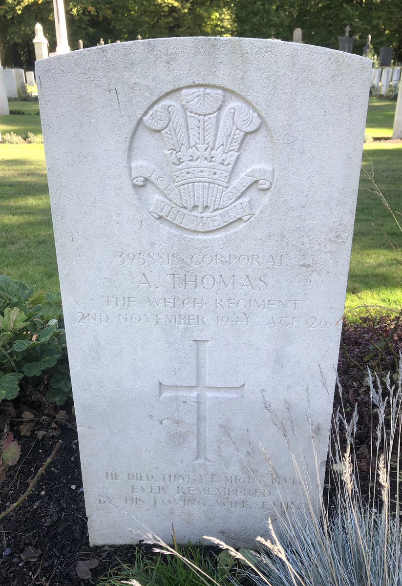 albymarch_alan's tweet image. Brussels Town Cemetery @CWGC 🇧🇪
F.A.March-Daborn #RA
J.C.Beddow
A.Thomas
#WelchRegiment