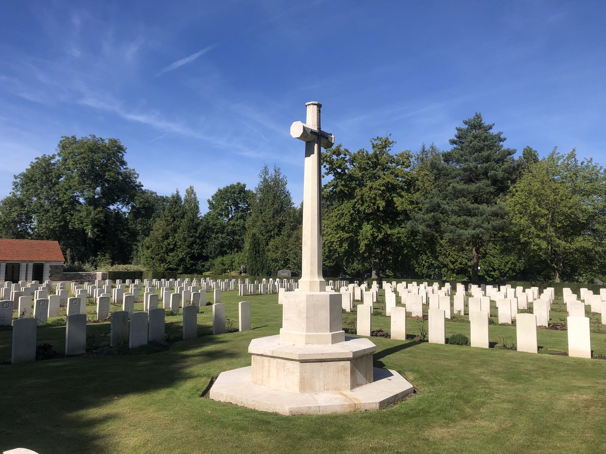 albymarch_alan's tweet image. Brussels Town Cemetery @CWGC 🇧🇪
F.A.March-Daborn #RA
J.C.Beddow
A.Thomas
#WelchRegiment