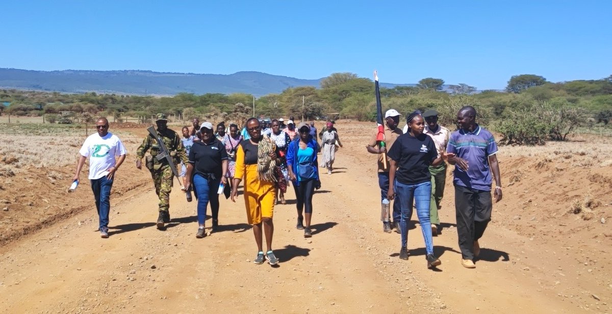 This morning's walk to commemorate #WorldRhinoDay was great fun. It symbolized our commitment to journey with our rhino population to ensure they thrive. Many thanks to @NRT_Kenya @51_DegreesLtd @LewaSafariCamp @Lewa_House @LewaWilderness @elewana & to the communities around Lewa