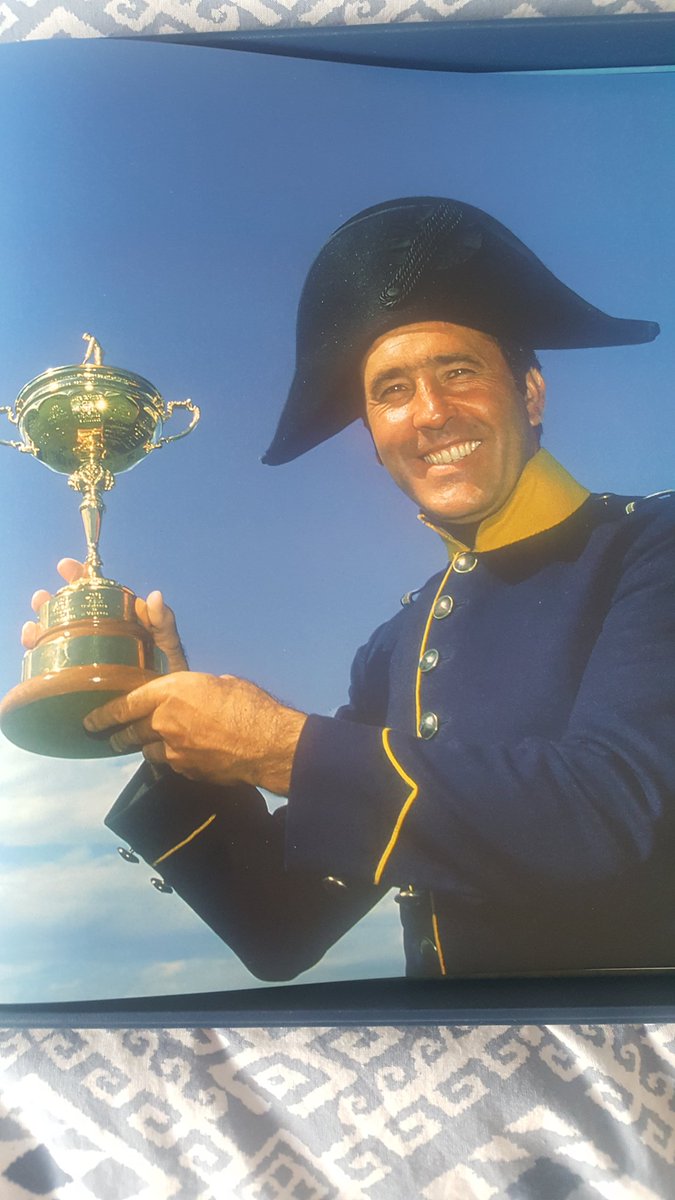 garhazer's tweet photo. Thank you @PGAPappas excellent prize,Superb photography by the one and only @Cannonball63
#Seve
#3legends https://t.co/6liEdMLuru