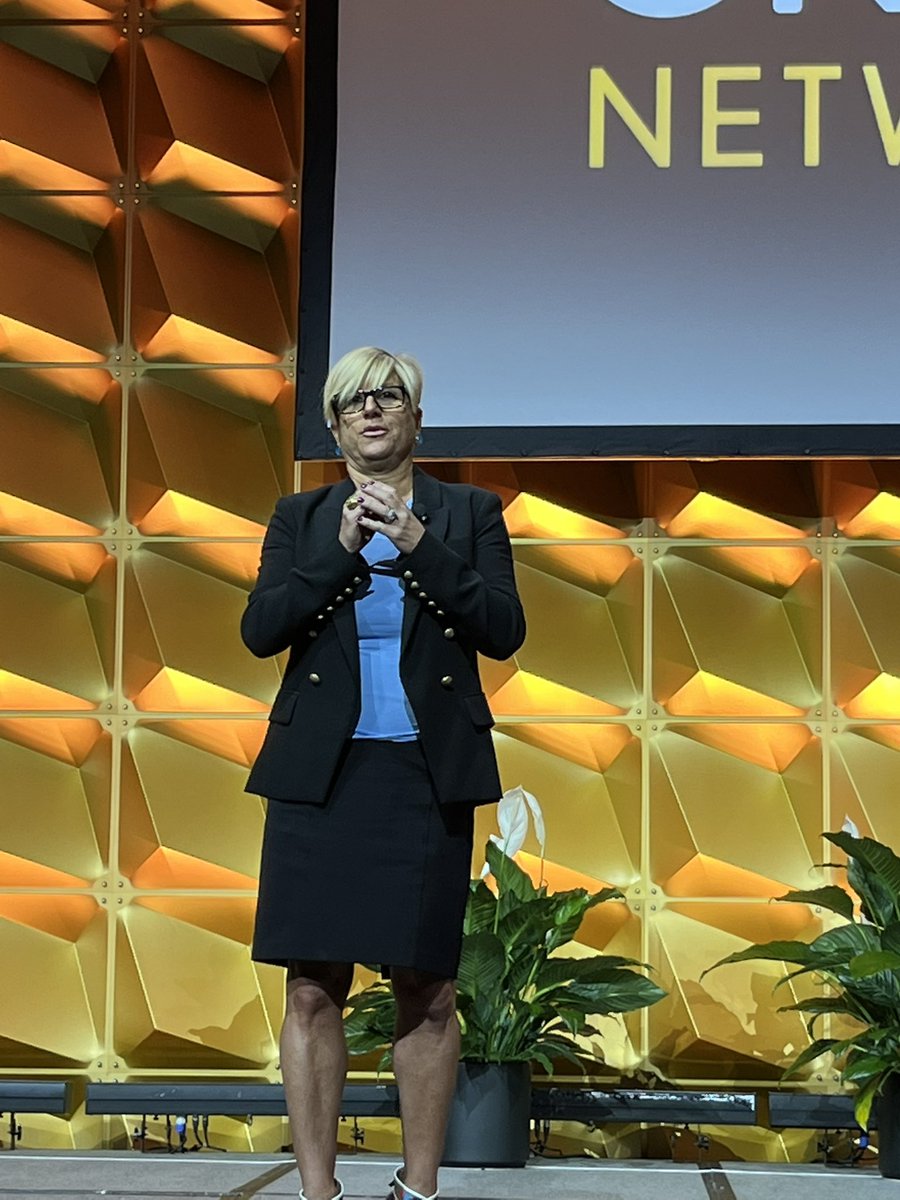 AlisonBeddard's tweet photo. #crewconvention #crewomen Jill Donovan rocks the opener with her inspirational words - Mourn Your Mistakes, but don’t Memorialize them- Move on and forward https://t.co/tWxZQ9Wntt
