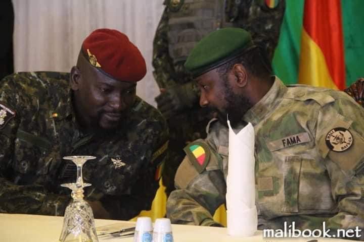 223_Mali1's tweet photo. Le Président de la transition, le Col Assimi Goïta et son homologue, le Président guinéen Col. Mamadi Doumbouya, participent aux festivités du 62 ème anniversaire de l’Indépendance du Mali - Au 34e Bataillon du Génie Militaire à Bamako https://t.co/zCQZqaSGfM