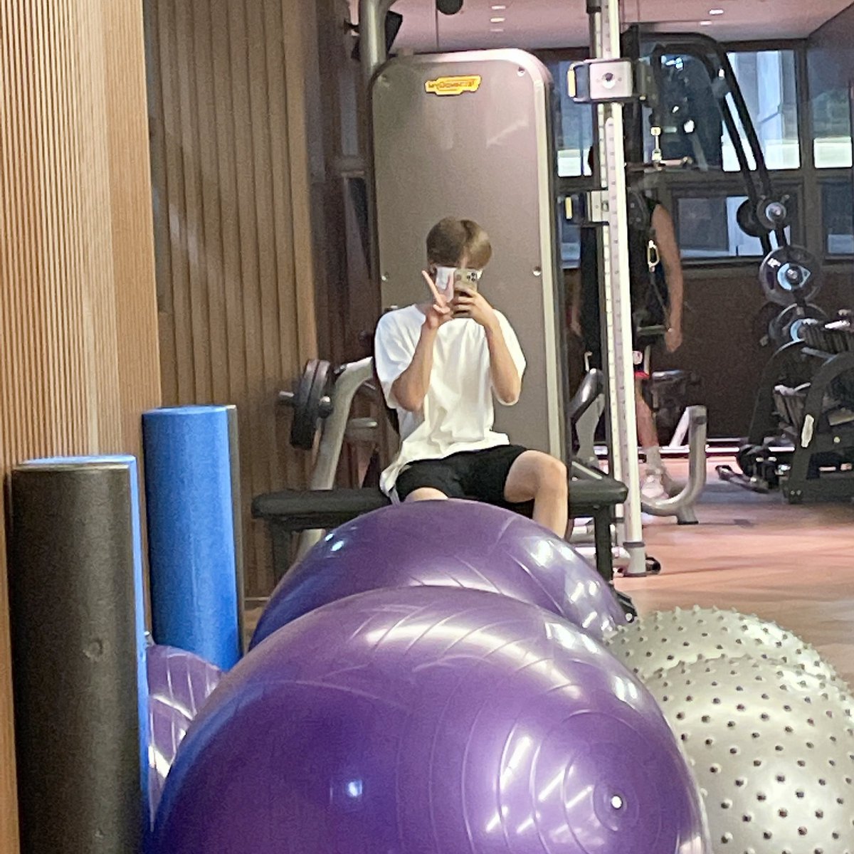 PAST_WONJIN's tweet photo. 🧡210923 원진 SNS

📍코멘트
러비티 뭐해요옹 저는 셂형이랑 운동중이에여!! 뒤에 근육들 잔뜩 화난 셂형 보이시나용ㅎ

📍프메

#CRAVITY #WONJIN #크래비티 #원진 #원진_0923 https://t.co/OU0MBFv0c5