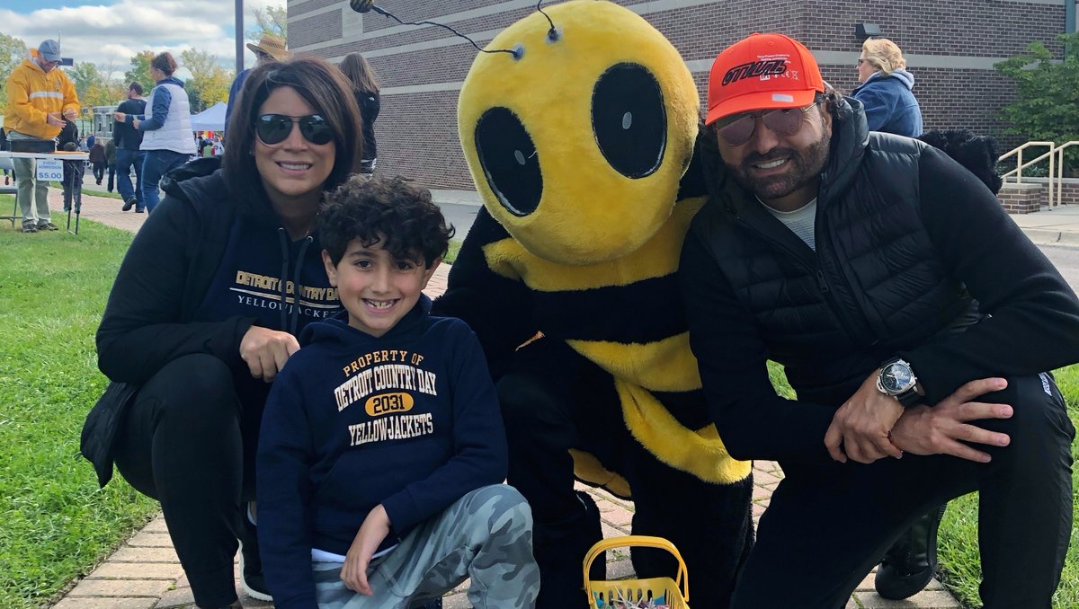 DCDSchool's tweet photo. Happy first day of fall! Looking for some great family activity ideas? Check out this blog post and make sure you come to Homecoming on Saturday, October 1st!
https://t.co/eO9OgQH1FH
#dcdsfun #newseason #autumn #homecoming https://t.co/OVgB9THYA3
