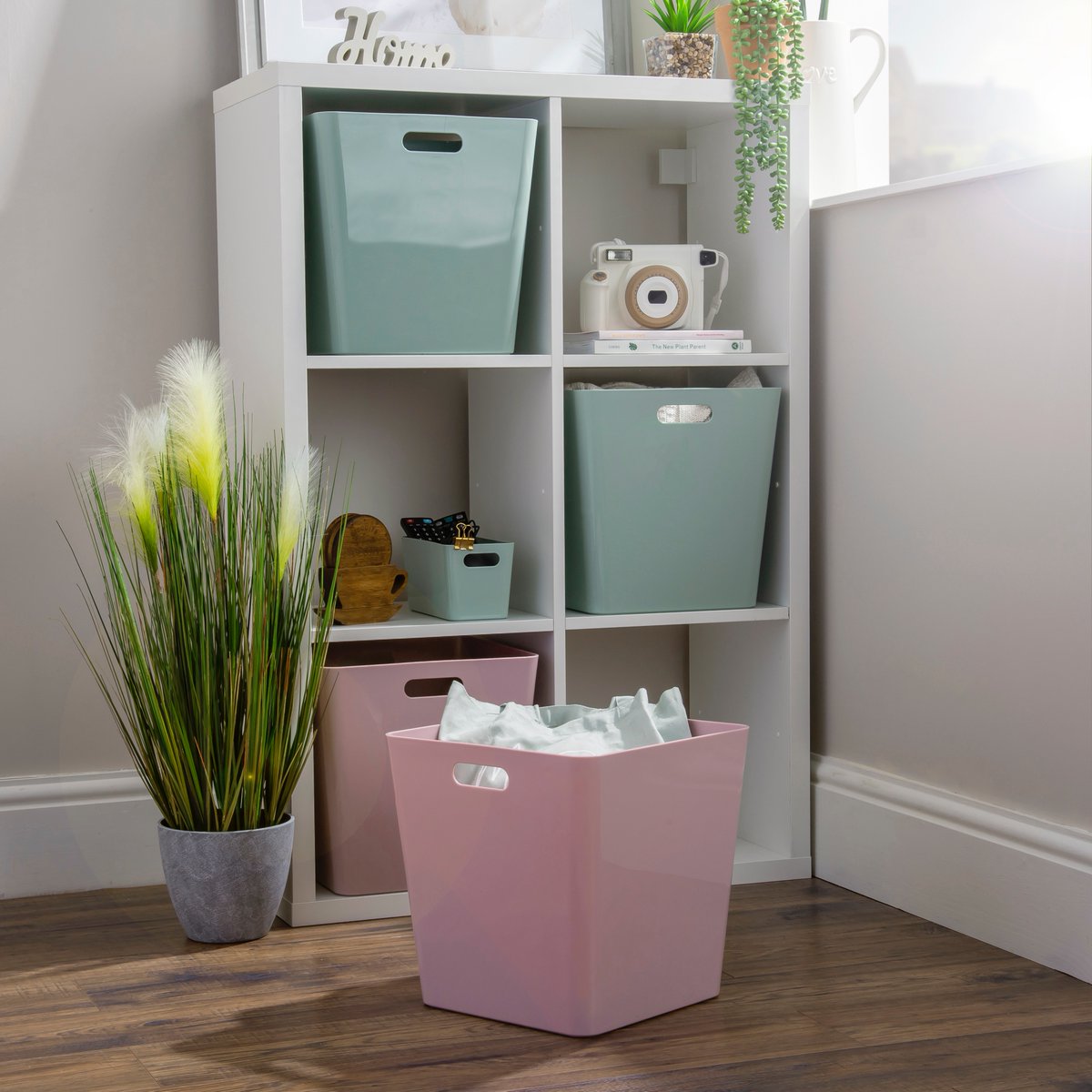 Get organised with Wham® Studio Basket CUBES:

⬜️ Wham® Studio Square Storage Boxes
🇬🇧 UK manufactured
😍 Sleek and stylish design 
✨ for the popular Kallax and Mixxit storage units 
🏷 Can be labelled (not provided)

SHOP NOW 👇🏻
plasticboxshop.co.uk/home-storage-c…