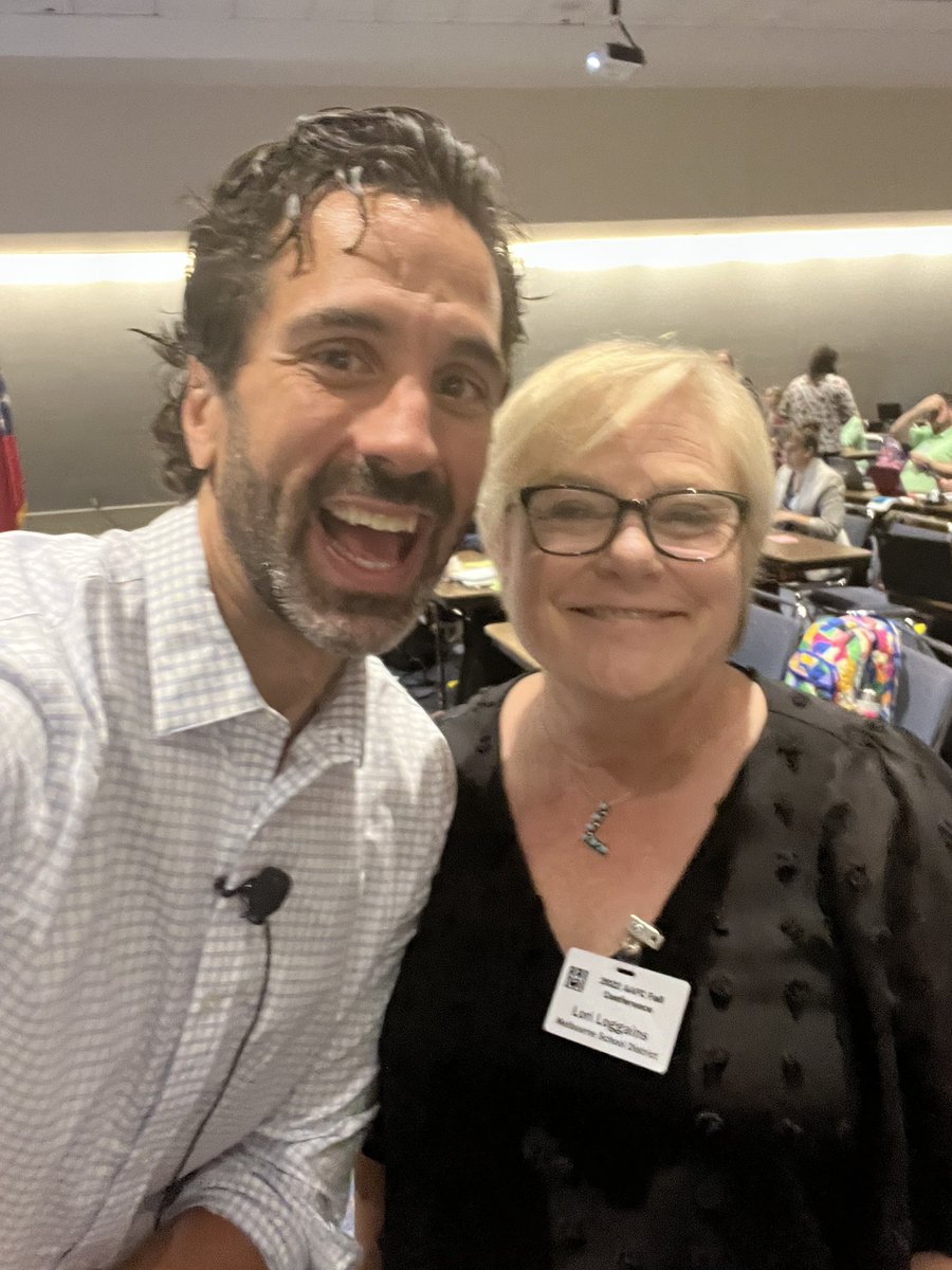 LoriLoggains's tweet photo. “Change is an opportunity to do something amazing. Learning is our job.” Schools should be about everyone being a learner, not just students. ❤️ #gokatzgo #MSDthePlaceToBe @gcouros @MelbourneSchoo1 https://t.co/mhGkUvrkDS